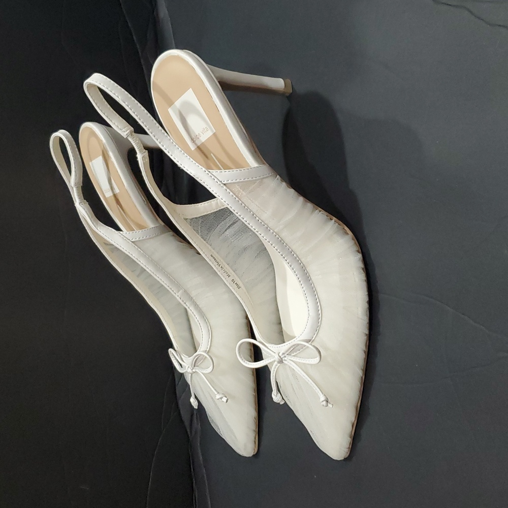 Dolce Vita Yela White gathered tulle mesh pointy toe bow adorned Slingback Pumps